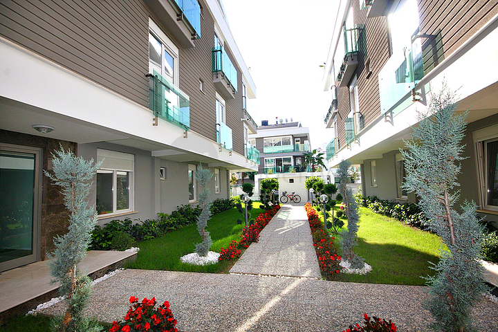 مشروع منتهي في أنطاليا في منطقة لارا على مسافة قريبة من المدرسة الروسية