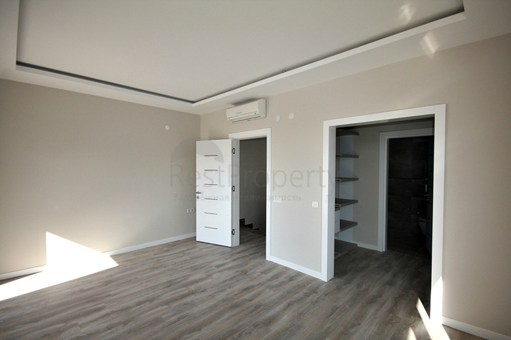 مشروع منتهي في أنطاليا في منطقة لارا على مسافة قريبة من المدرسة الروسية