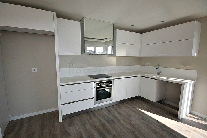 مشروع منتهي في أنطاليا في منطقة لارا على مسافة قريبة من المدرسة الروسية