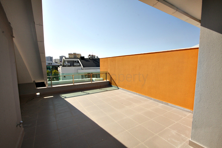 مشروع منتهي في أنطاليا في منطقة لارا على مسافة قريبة من المدرسة الروسية