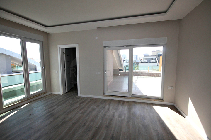 مشروع منتهي في أنطاليا في منطقة لارا على مسافة قريبة من المدرسة الروسية