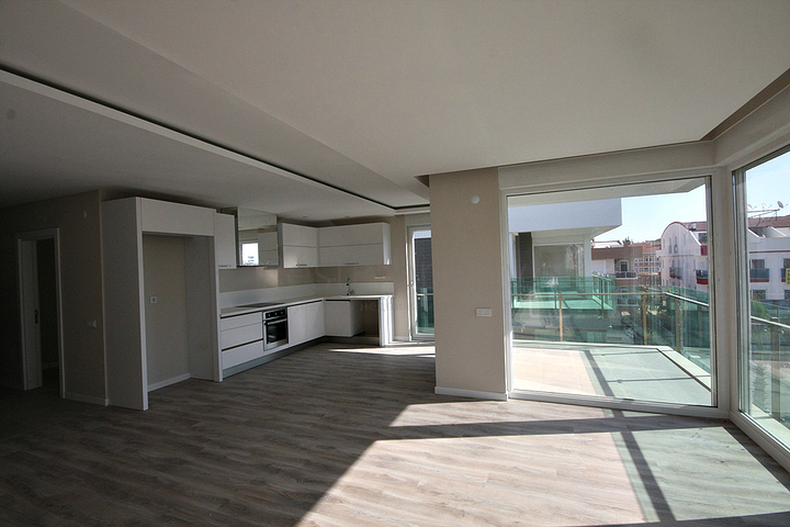 مشروع منتهي في أنطاليا في منطقة لارا على مسافة قريبة من المدرسة الروسية