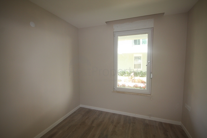 مشروع منتهي في أنطاليا في منطقة لارا على مسافة قريبة من المدرسة الروسية