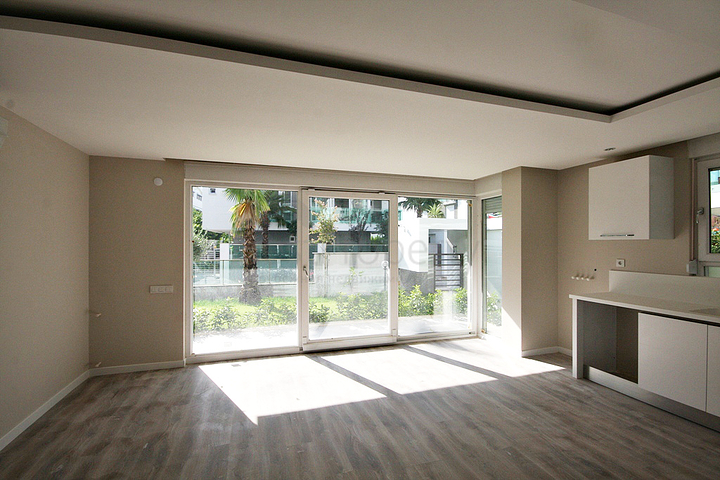 مشروع منتهي في أنطاليا في منطقة لارا على مسافة قريبة من المدرسة الروسية