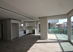 مشروع منتهي في أنطاليا في منطقة لارا على مسافة قريبة من المدرسة الروسية