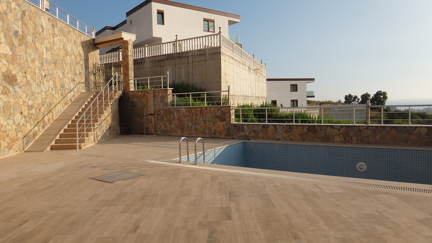 فيلا واسعة باطلالات فريدة في كاركي جاك / الانيا 