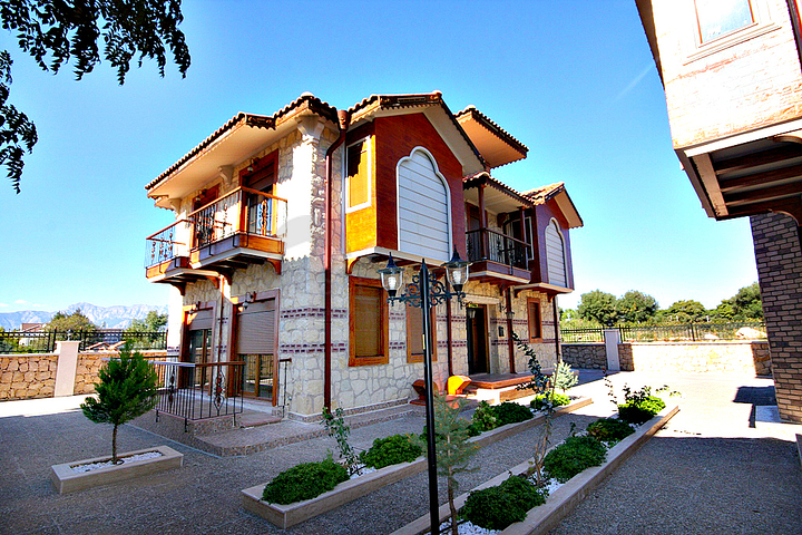 فيلات بالتصميم العثماني في انطاليا