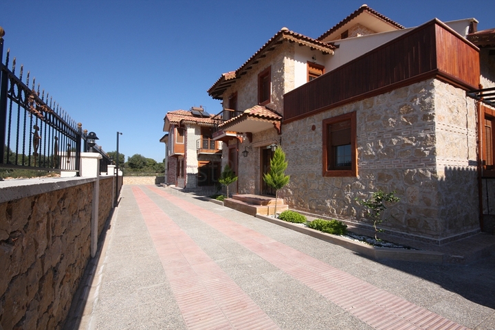 فيلات بالتصميم العثماني في انطاليا