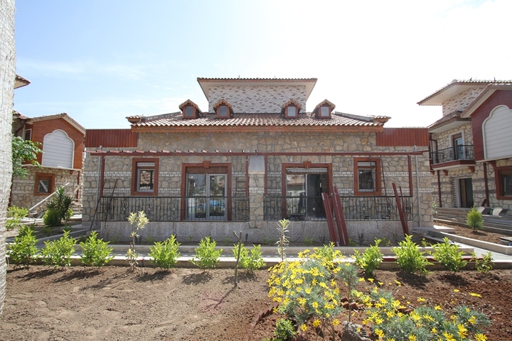 فيلات بالتصميم العثماني في انطاليا