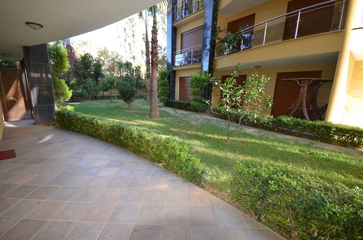 شقة في مجمع مميز في الانيا