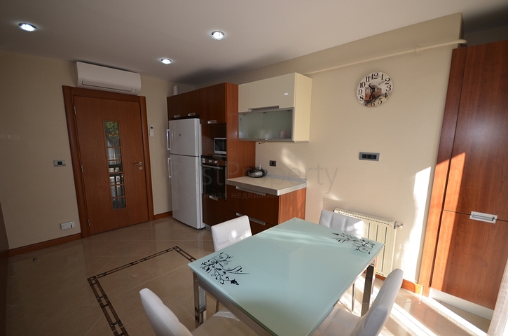 شقة في مجمع مميز في الانيا