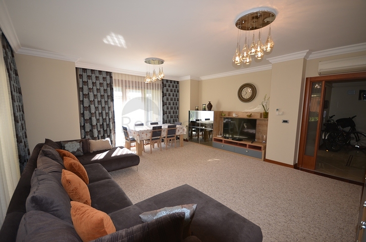 شقة في مجمع مميز في الانيا