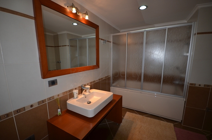 شقة في مجمع مميز في الانيا