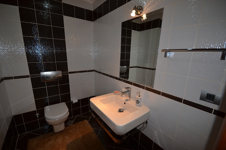 شقة في مجمع مميز في الانيا