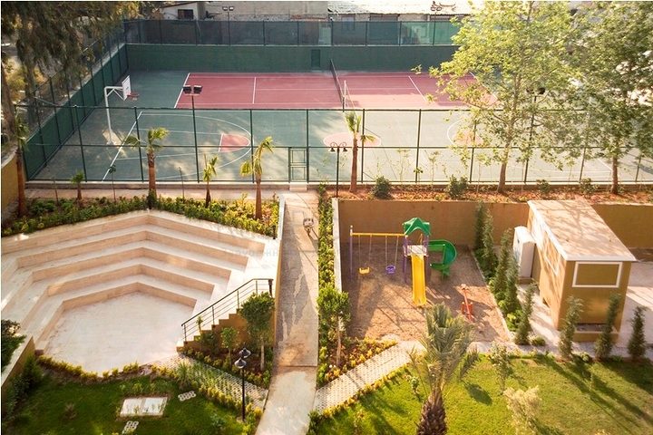 شقة في مجمع مميز في الانيا