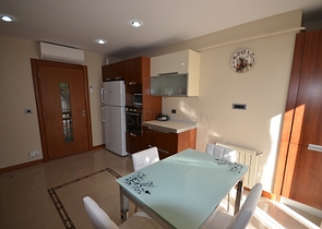 شقة في مجمع مميز في الانيا