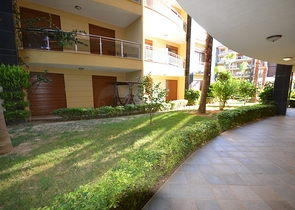 شقة في مجمع مميز في الانيا