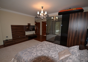 شقة في مجمع مميز في الانيا