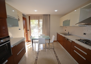 شقة في مجمع مميز في الانيا