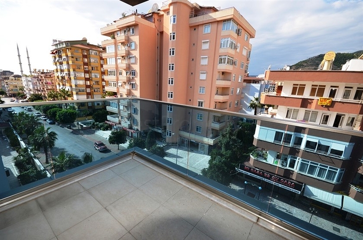 شقة دوبلكس في مركز الانيا