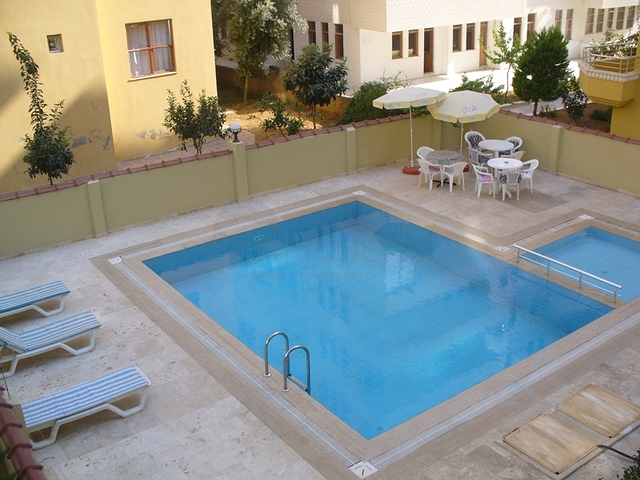 شقة بغرفتي نوم ضمن مجمع سكني فاخر 