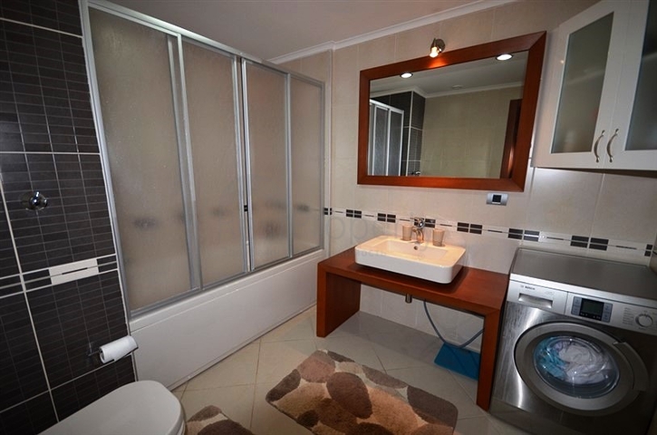 شقة واسعة في مجمع مميز في الانيا