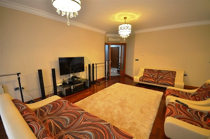 شقة واسعة في مجمع مميز في الانيا