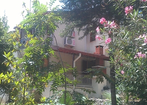 فيلا غرفتين و صالة في كيمير