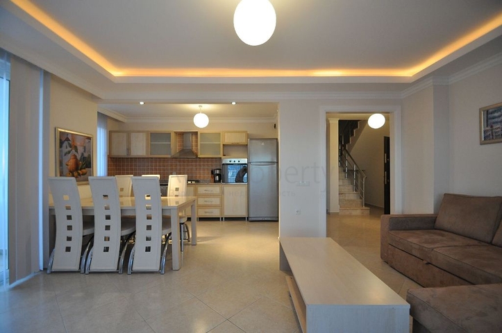 بينت هاوس بإطلالة على البحر في ماهموت لار