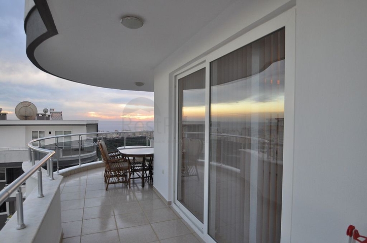 بينت هاوس بإطلالة على البحر في ماهموت لار