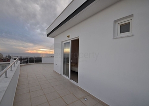 بينت هاوس بإطلالة على البحر في ماهموت لار