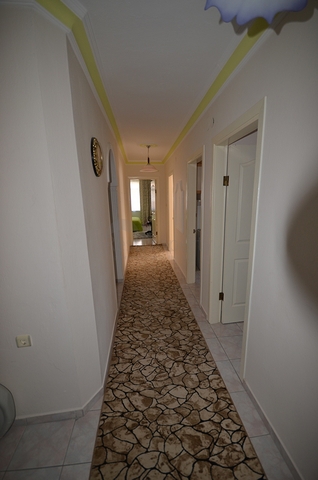 شقة بغرفتي نوم تبعد 200 متر عن شاطئ المتوسط وبسعر جيد