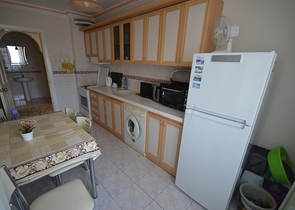 شقة بغرفتي نوم تبعد 200 متر عن شاطئ المتوسط وبسعر جيد