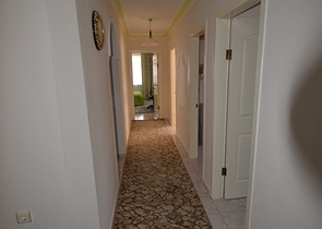 شقة بغرفتي نوم تبعد 200 متر عن شاطئ المتوسط وبسعر جيد