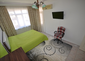 شقة بغرفتي نوم تبعد 200 متر عن شاطئ المتوسط وبسعر جيد