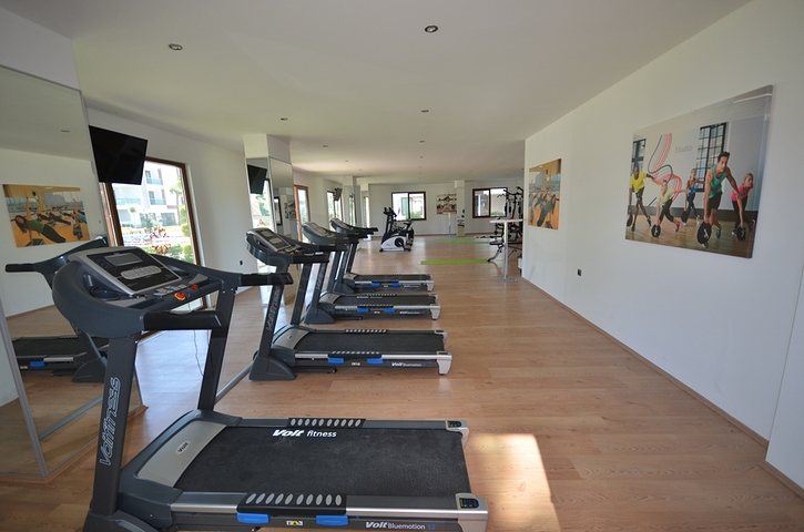 شقق فاخرة على ضفة النهر في اوبا - الانيا