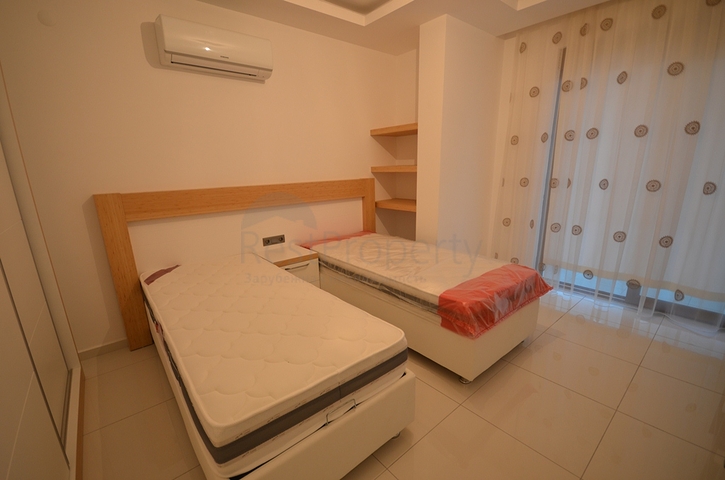 شقق فاخرة على ضفة النهر في اوبا - الانيا