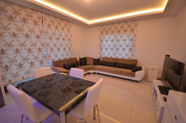 شقق فاخرة على ضفة النهر في اوبا - الانيا