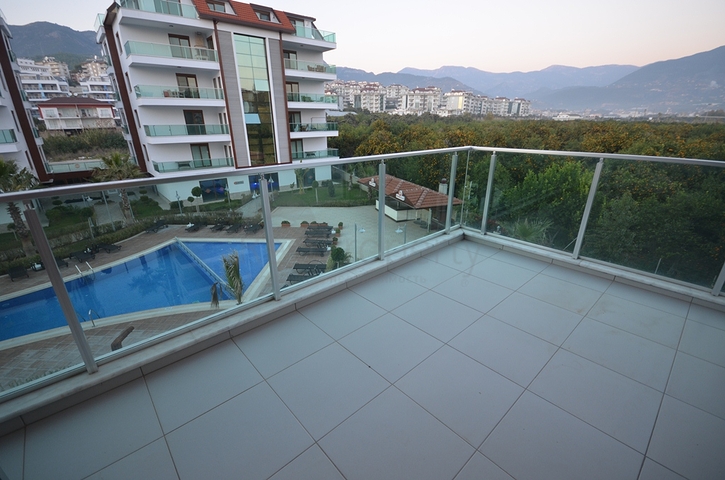 شقق فاخرة على ضفة النهر في اوبا - الانيا