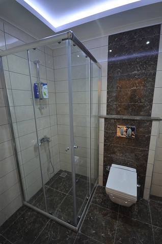 شقق فاخرة على ضفة النهر في اوبا - الانيا