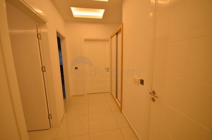 شقق فاخرة على ضفة النهر في اوبا - الانيا