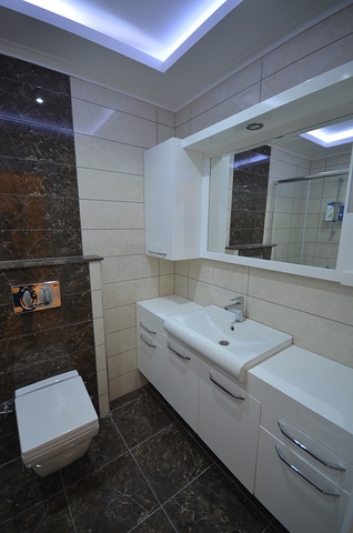 شقق فاخرة على ضفة النهر في اوبا - الانيا