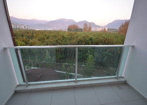 شقق فاخرة على ضفة النهر في اوبا - الانيا