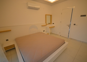 شقق فاخرة على ضفة النهر في اوبا - الانيا