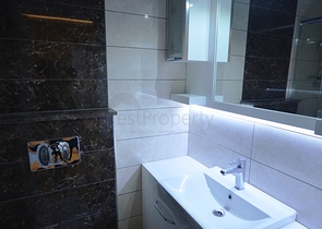 شقق فاخرة على ضفة النهر في اوبا - الانيا