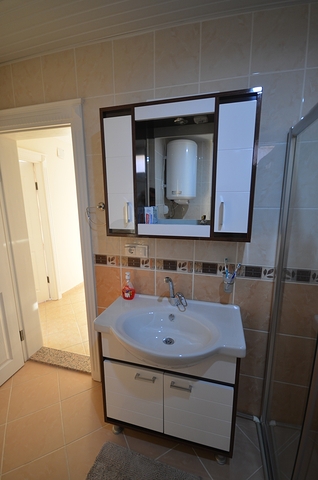 فيلا واسعة بثلاث غرف نوم و غرفتي معيشة باطلالة بحرية