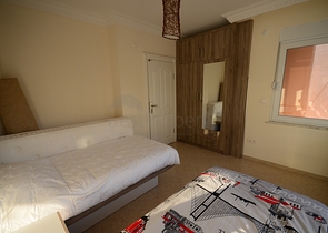 فيلا واسعة بثلاث غرف نوم و غرفتي معيشة باطلالة بحرية