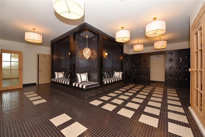 شقق في مجمع عصري في وسط الانيا