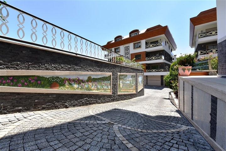 شقق في مجمع عصري في وسط الانيا