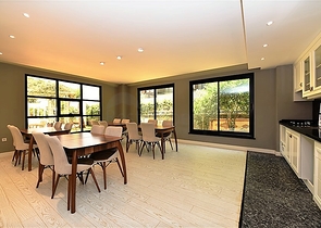 شقق في مجمع عصري في وسط الانيا